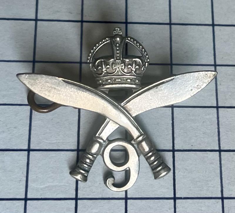 c1937-47 9th Gurkha Rifles Regiment Chindits Silvered Cap Badge