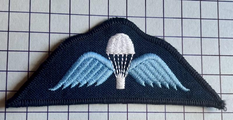 Royal New Zealand Air Force (RNZAF) Parachute Wings Cloth Badge