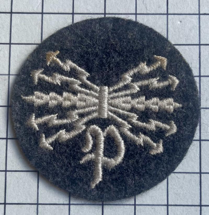 WW2 German Luftwaffe Specialist Sleeve Patch NCO and Enlisted men 'Peilfunkers' Radio Direction Finders Cloth Badge