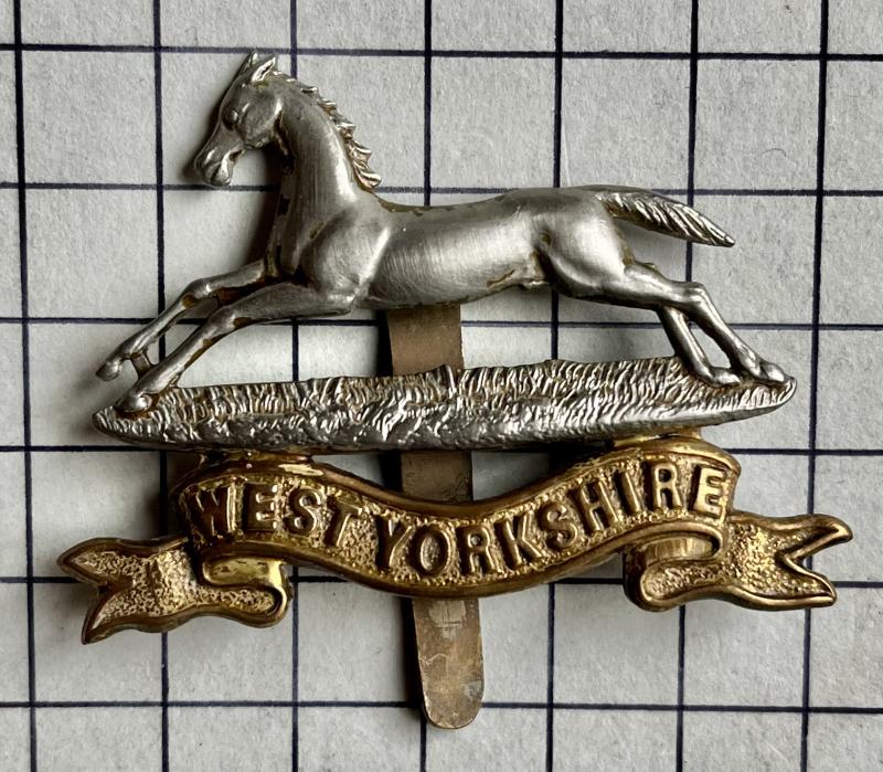 cWW1 WW2 West Yorkshire Regiment Cap Badge