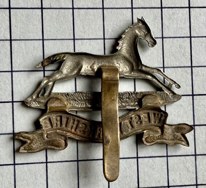 cWW1 WW2 West Yorkshire Regiment Cap Badge