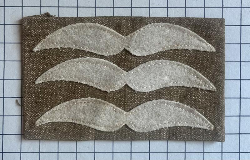 cWW2 German Feldwebel Luftwaffe (Air Force) / Fallschirmjäger (Paratroop) Cloth Tan Sleeve Rank Patch Badge