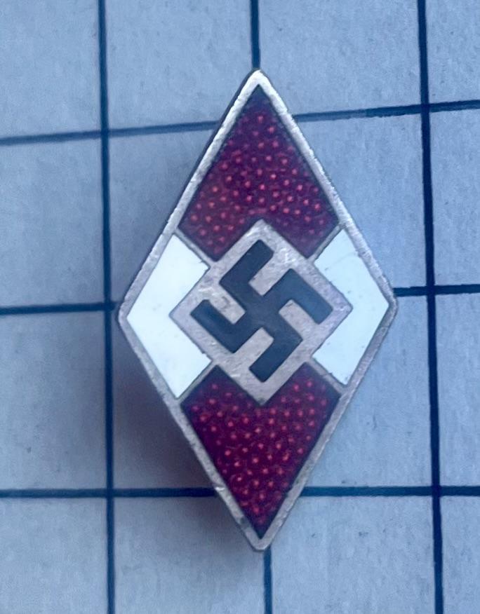 cWW2 German Hitler Youth / Hitlerjugend (HJ) Diamond Cap Badge M1/18