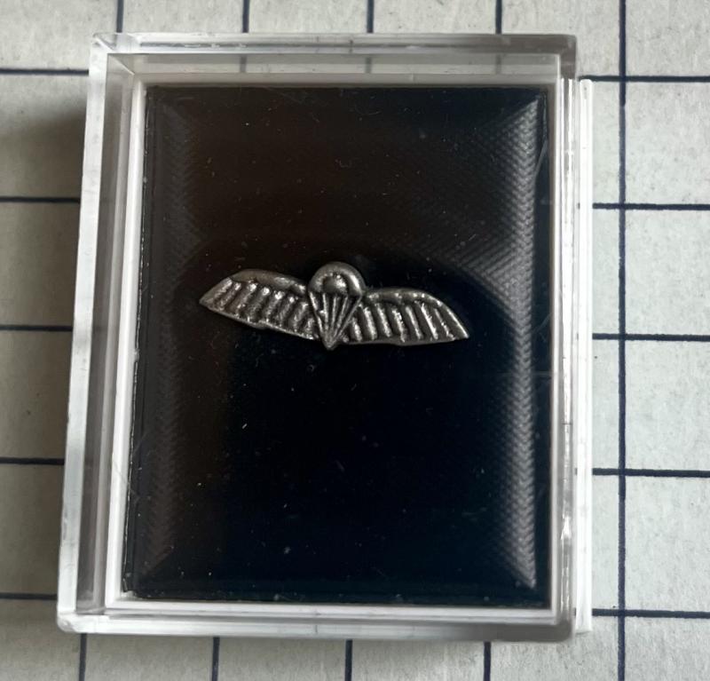 Special Forces Communicator (SFC) Wings 'Official' Pin Badge 18 Signals Regiment