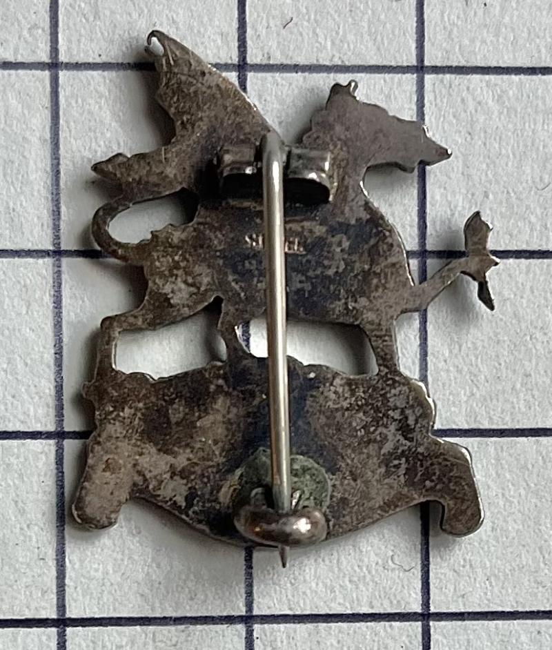 cWW2 'Silver' Marked Buffs Regimental Sweetheart Pin Badge