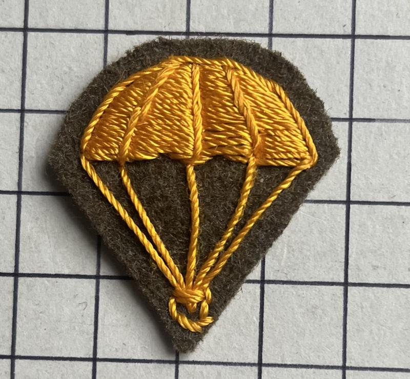c1949-53 Early Post-War Italian Special Forces Parachute Wing Qualification 'Lightbulb' Cloth Patch Badge