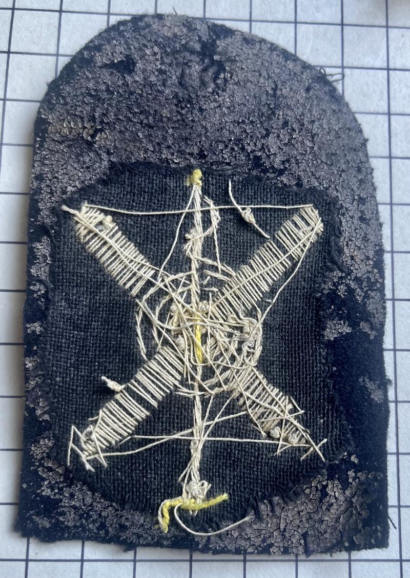 cWW2 Royal Navy (RN) Torpedo Anti-Submarine Trade Badge Patch