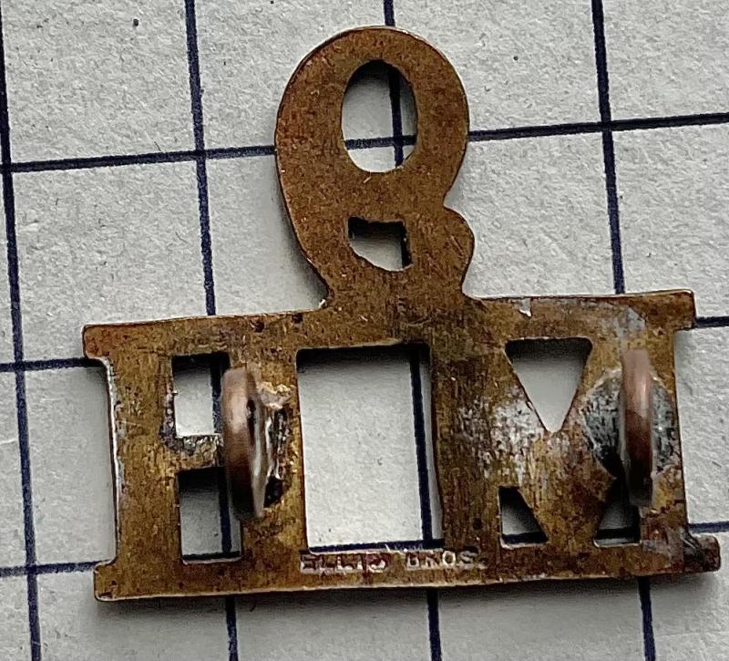 cWW1 1905-1920 Canadian 9th Mississauga Horse Manufactured by Ellis Bros Shoulder Title Brass Badge