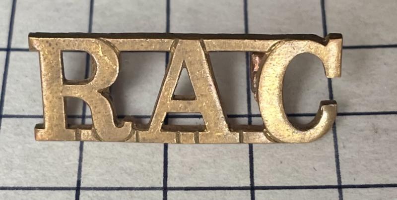 Royal Armoured Corps (RAC) Brass Officer Pattern Metal Shoulder Title Badge