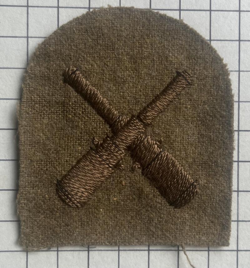 c1960s Royal Marines (RM) Gunners Gunnery Qualification Arm Badge Patch