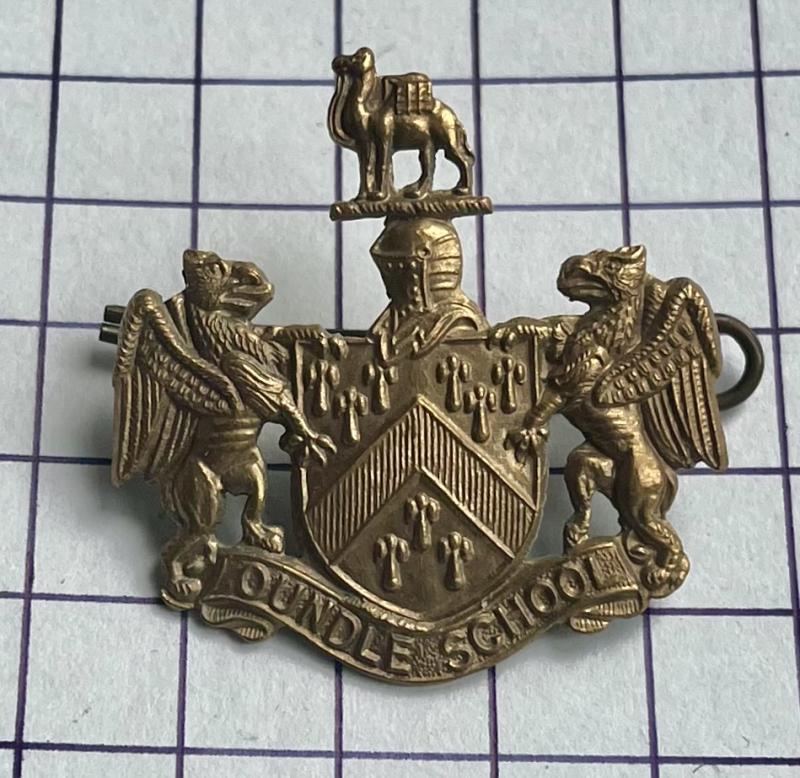 Oundle School Northamptonshire Officer Training Corps (OTC) Brass Cap Badge