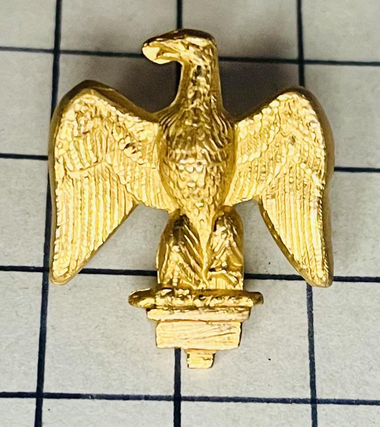 c1954-58 Essex Regiment Officer Pattern Gilt Small Collar Badge