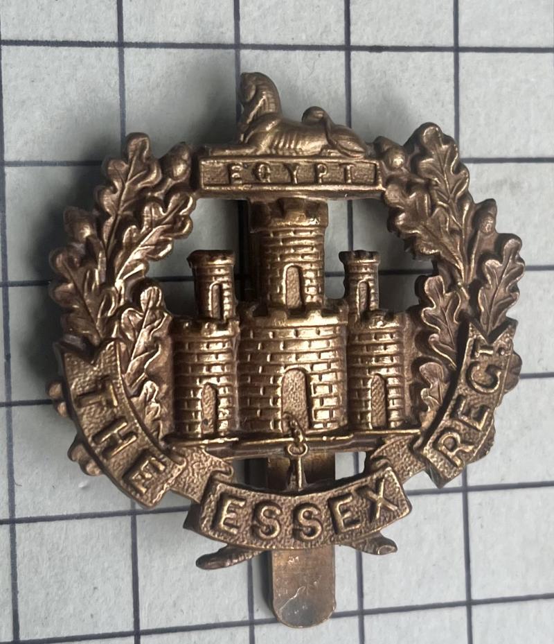 cWW1 Essex Regiment WW1 All Brass Economy Cap Badge
