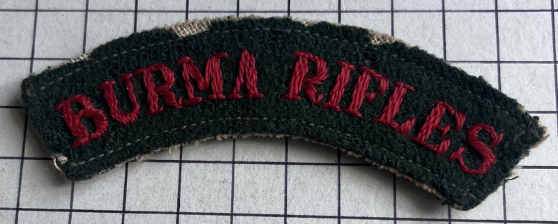 cWW2 Burma Rifles Cloth Shoulder Title Badge