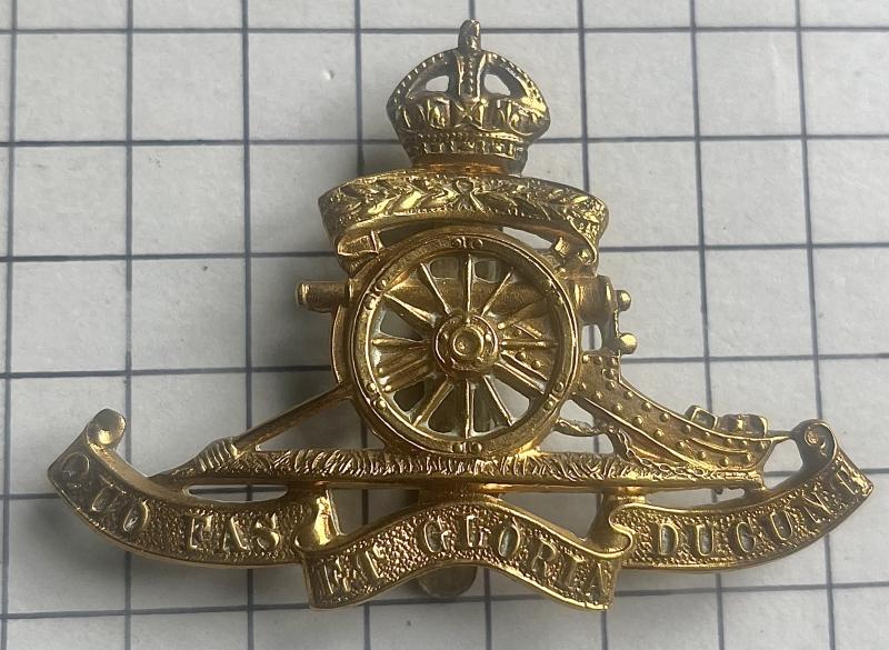 Post 1908 Territorial Royal Artillery (RA) Brass Cap Badge