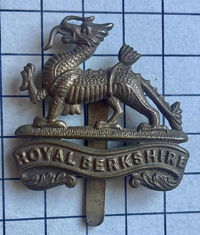 Royal Berkshire Regiment Brass Cap Badge
