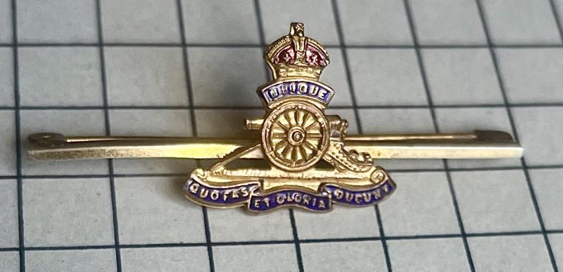Pre-1952, WW2 era Royal Artillery (RA) Sweetheart Tie Pin Bar Enamel Badge