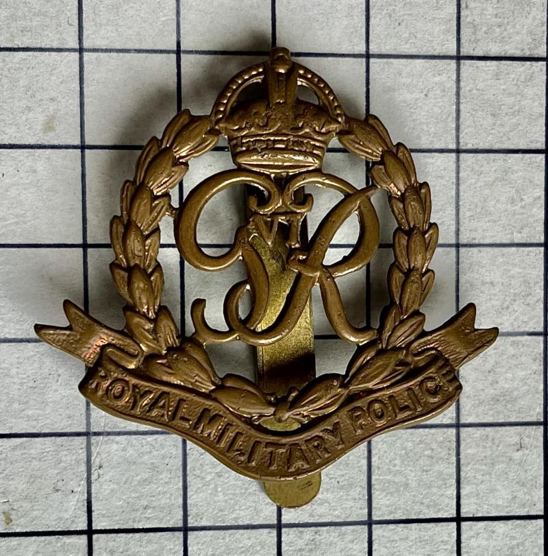 c1948-52 Royal Military Police (RMP) GVI Brass Gilding Metal Cap Badge