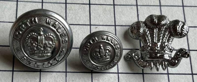 Post 1974 North Wales Constabulary Police QC Buttons & Collar Badge