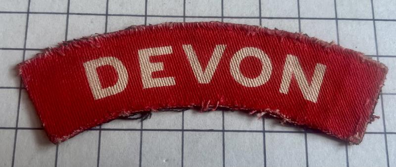 c1943 - 45 WW2 Devonshire Devon Regiment Printed Shoulder Title Badge Patch