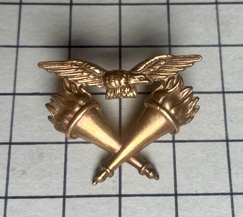 c1940-48 WW2 Royal Air Force (RAF) Education Branch Collar Badge