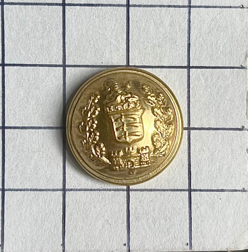 c1881-1902 The Essex Regiment Officers Medium Size 19mm Officer Gilt Button