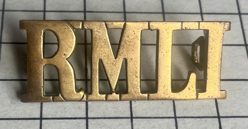 Pre-1923, cWW1 Royal Marines Light Infantry Brass Shoulder Title Badge