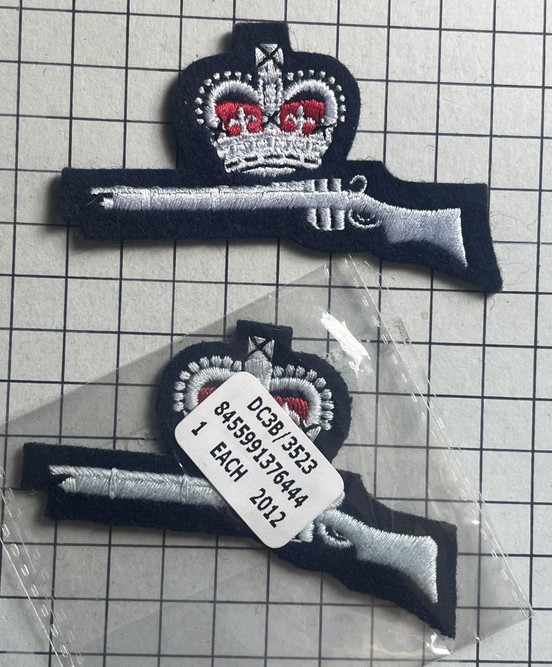 c2012, 2x Variations Air Training Corps (ATC) British Cadet Cloth Rifle Marksman Badge Patch