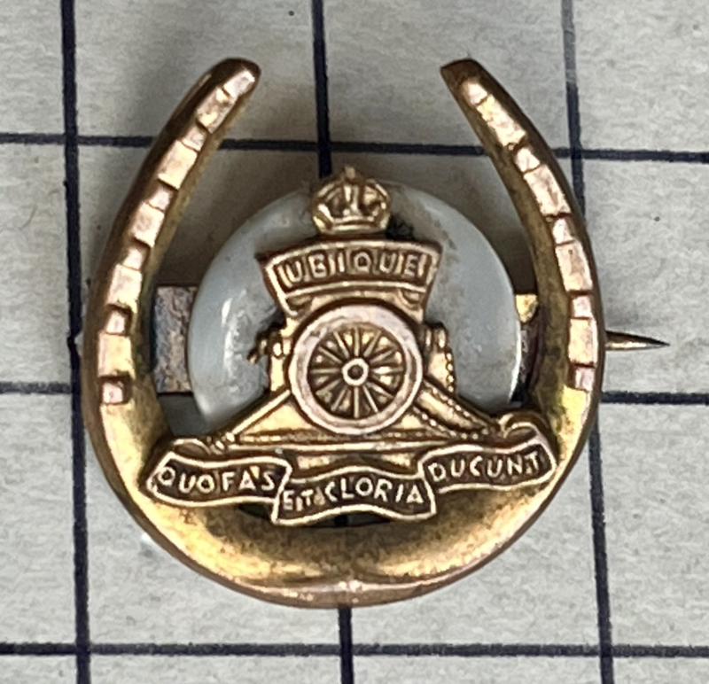 cWW2 Royal Artillery (RA) Sweetheart Pin Badge