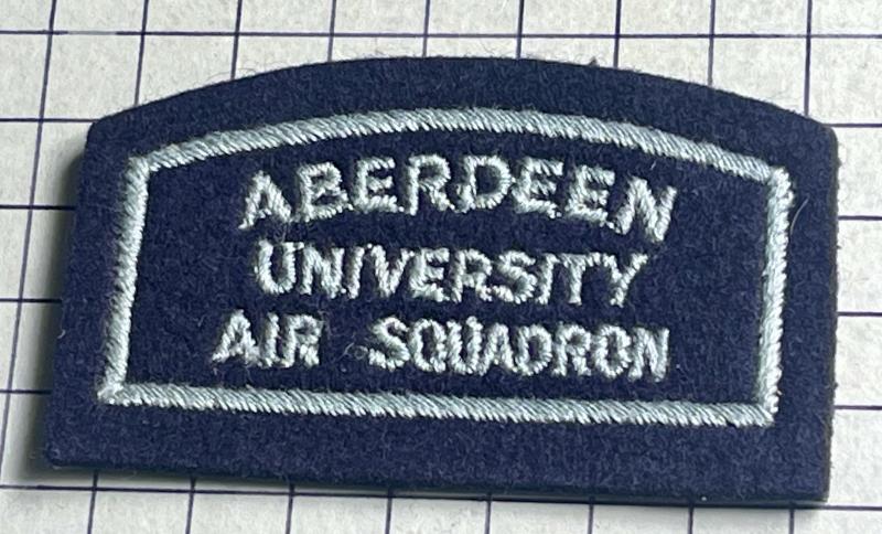 Pre-1981 Aberdeen Scotland University Air Squadron Shoulder Title Cloth Badge