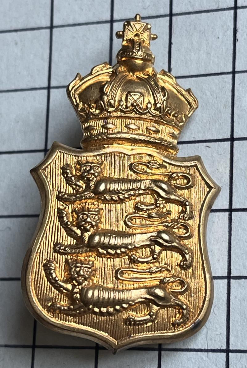 c1925 Victoria College Officer Training Corps (OTC) Jersey Channel Island Cap Badge