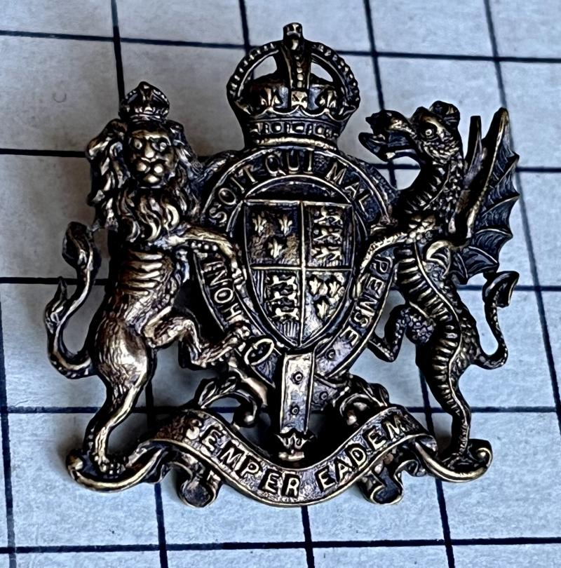 Pre-1953 Blackened Brass Elizabeth College Officer Training Corps Guernsey Channel Island Cap Badge
