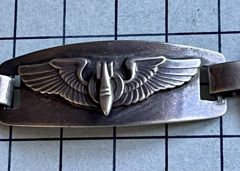 cWW2 United States Army Air Force (USAAF) Aerial Gunner Bracelet Badge