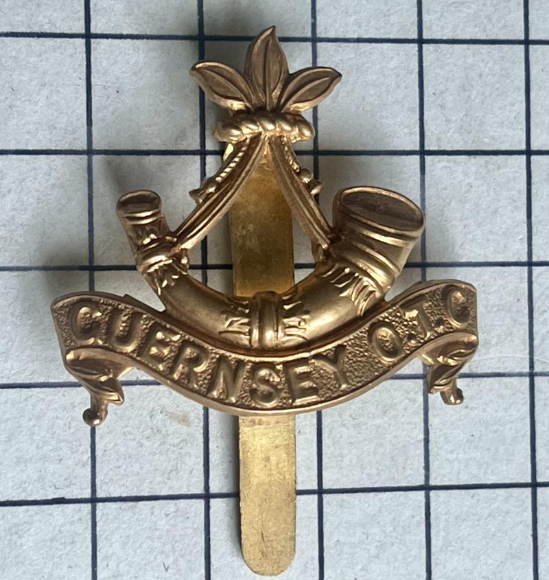 Pre-1950 Queen Elizabeth College Guernsey Channel Islands Officer Training Corps (OTC) Cap Badge