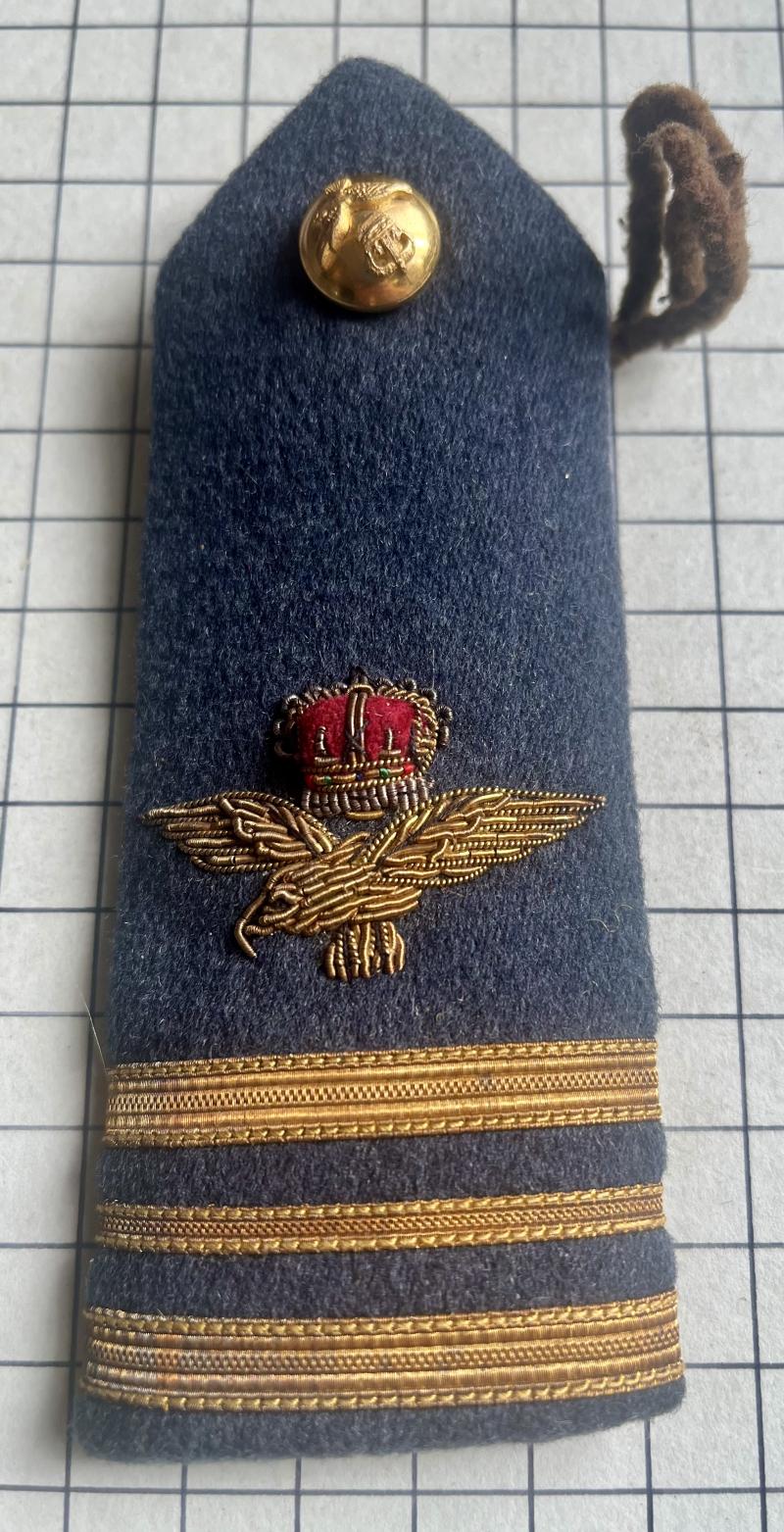 Post 1952 Royal Air Force (RAF) Shoulder Board Epaulette Squadron Leader Officer Badge
