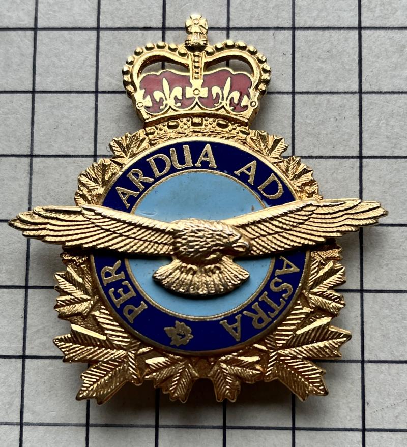 Post 1952 Royal Canadian Air Force (RCAF) Enamel Cap Badge Canada