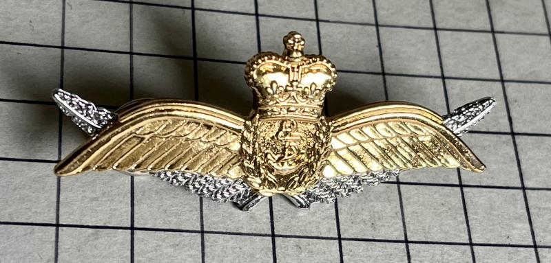 Royal New Zealand Navy (RNZN) Pilots Metal Wings Pin Badge