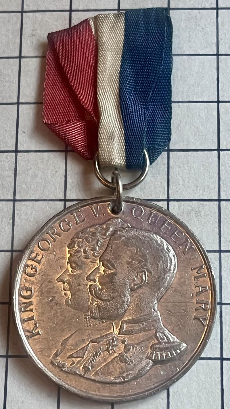 c1935 George V and Queen Mary Silver Jubilee Commemorative Medal