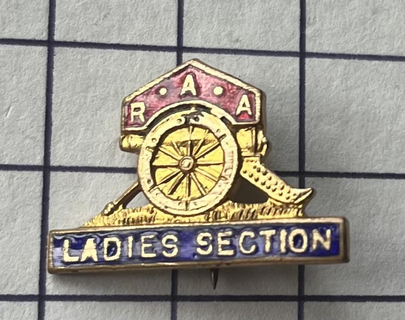 Royal Artillery Association (RAA) Ladies Section Gilt & Enamel Pin Brooch Badge