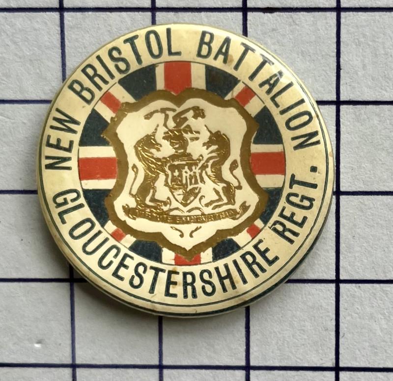 c1914 New Bristol Battalion 10th Gloucestershire Regiment Celluloid WW1 Cap Badge Pin