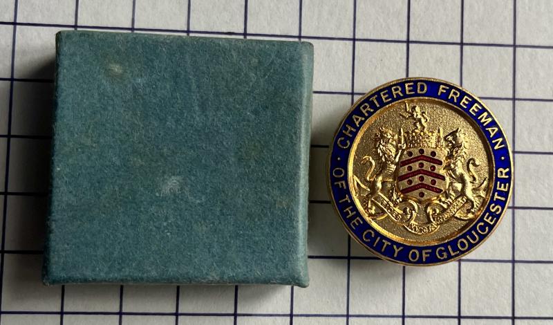 Chartered Freeman of the City of Gloucester Gloucestershire Enamel Button Hole Lapel Badge