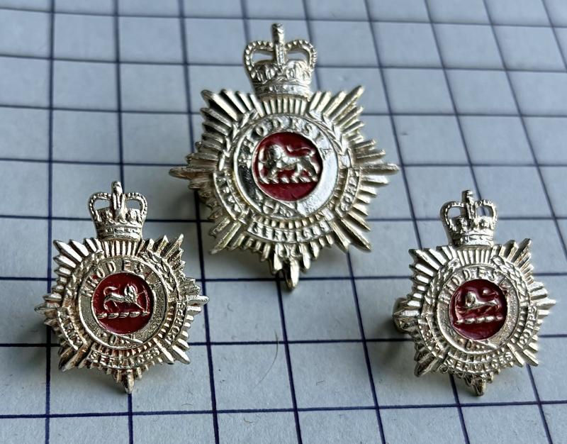 c1964-70 Rhodesian Army Service Corps Other Ranks Anodised Aluminium Staybrite Cap and Collar Badge Set