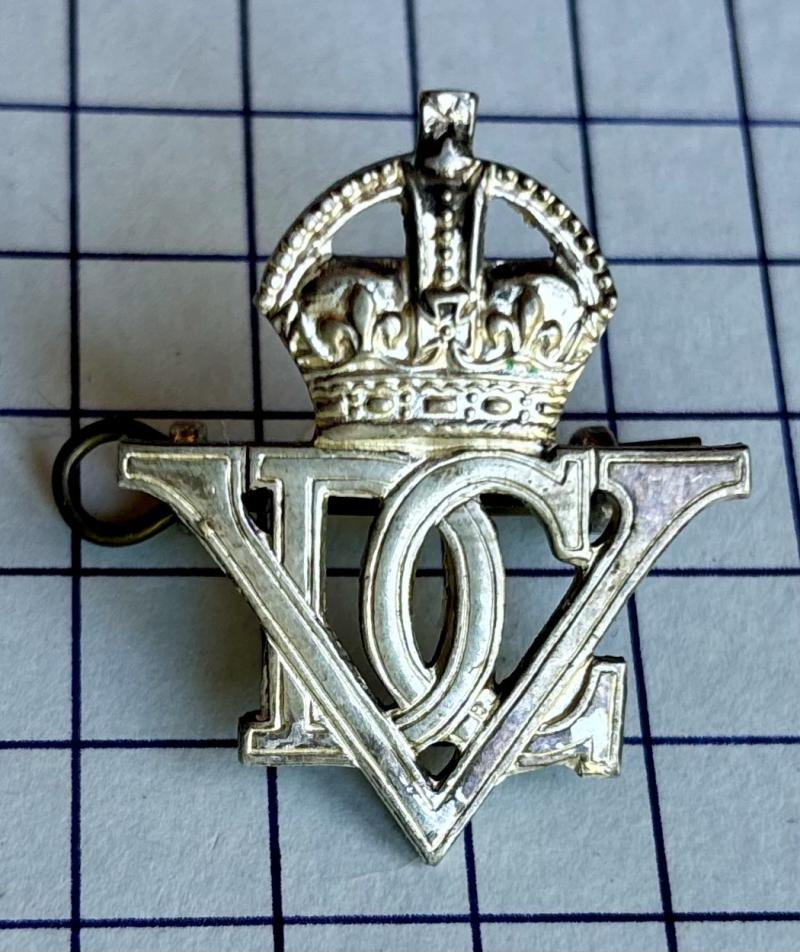 5th Royal Inniskilling Dragoon Guards Officer's Silver Cap Badge