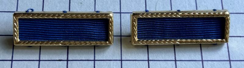 Pair of 'Attached Arms' to the Glosters or C Troop Independent 170th Mortar Battery or Royal Gloucestershire Berkshire Wiltshire (RGBW) Presidential Unit Citation Pin Badges