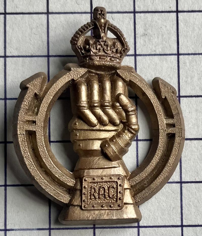 cWW2 Royal Armoured Corps (RAC) Plastic Economy Wartime Cap Badge