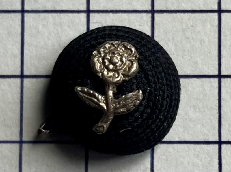 Warwickshire Regiment Officer's Black Cord Boss Cap Badge Device