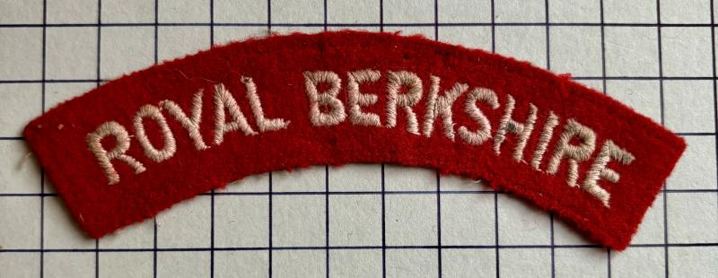 cWW2 Royal Berkshire Regiment Cloth Shoulder Title Badge