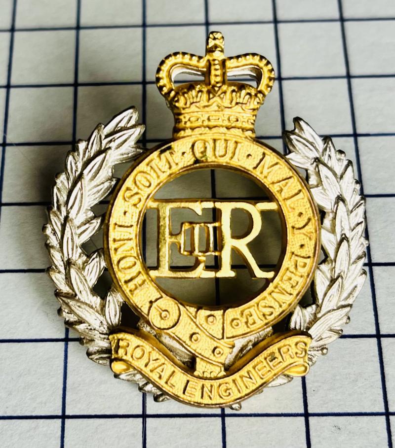 Post 1952 Officer's Silver Plate & Gilt Royal Engineers (RE) Cap Badge