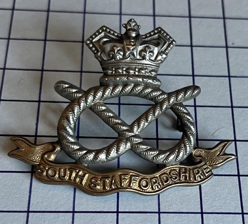 Victorian Staffordshire Regiment Bi-Metal Other Ranks Cap Badge