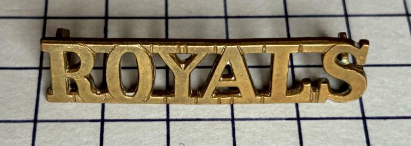 Small Royal Dragoon Guards (R.D.G.) Other Rank's Brass Metal Shoulder Title Badge